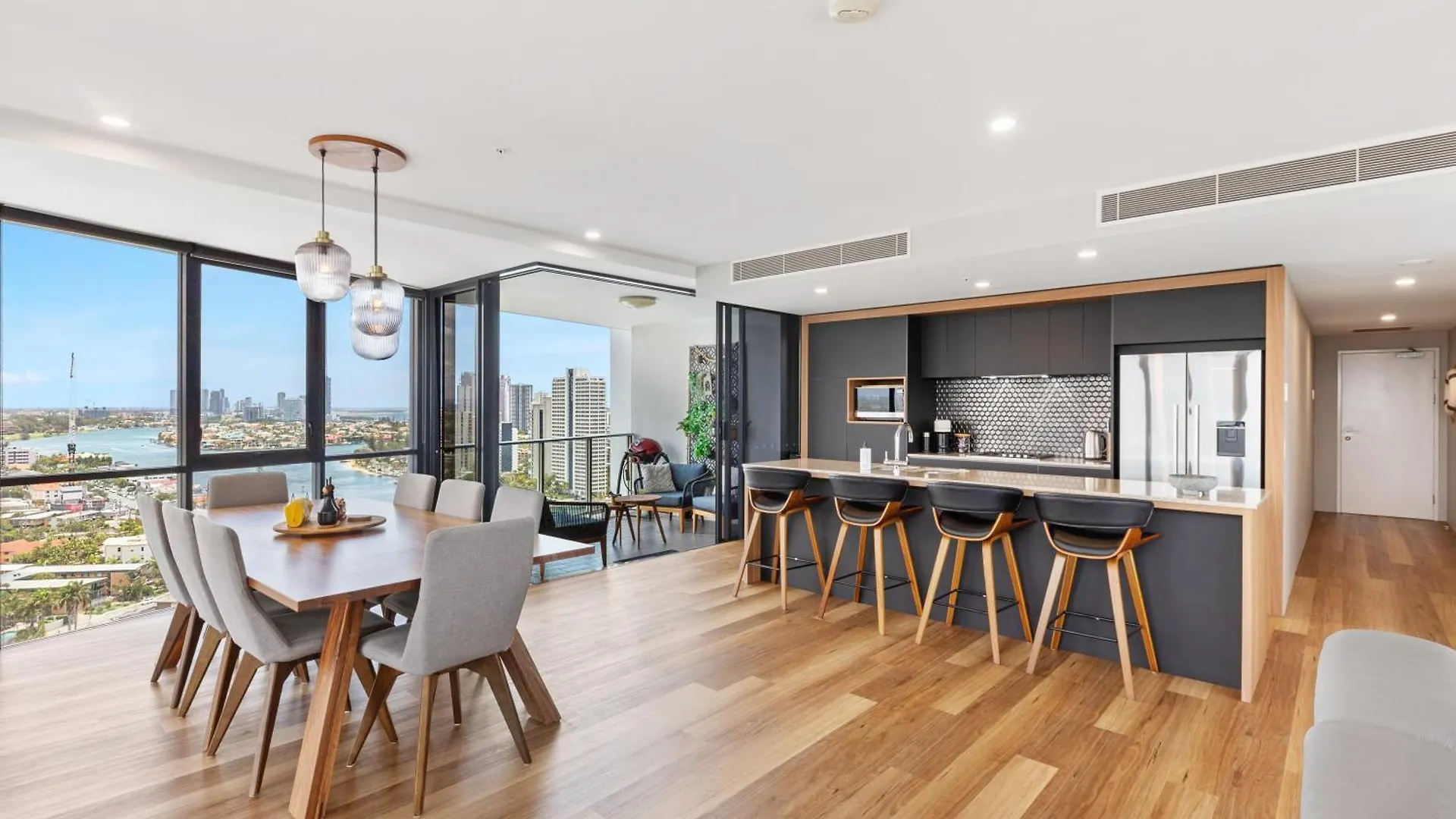 Stunning 180 Degree Views At Avalon Apartment Gold Coast