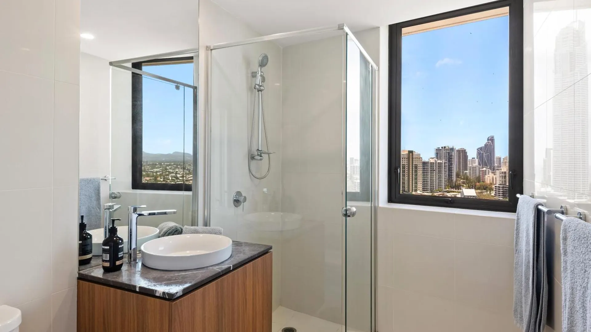 Stunning 180 Degree Views At Avalon Apartment Gold Coast 0*,  Australia