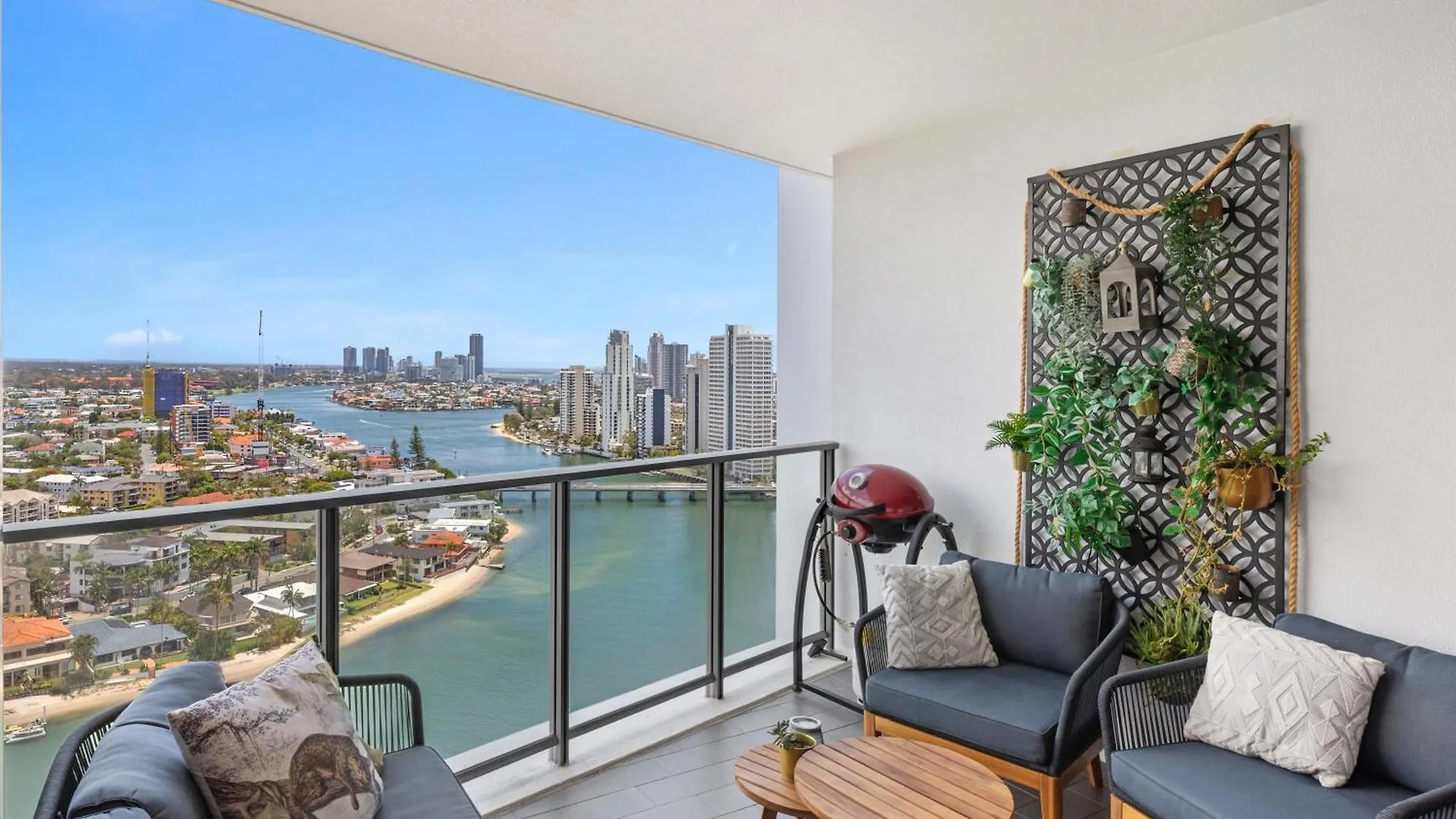 Stunning 180 Degree Views At Avalon Apartment Gold Coast Australia
